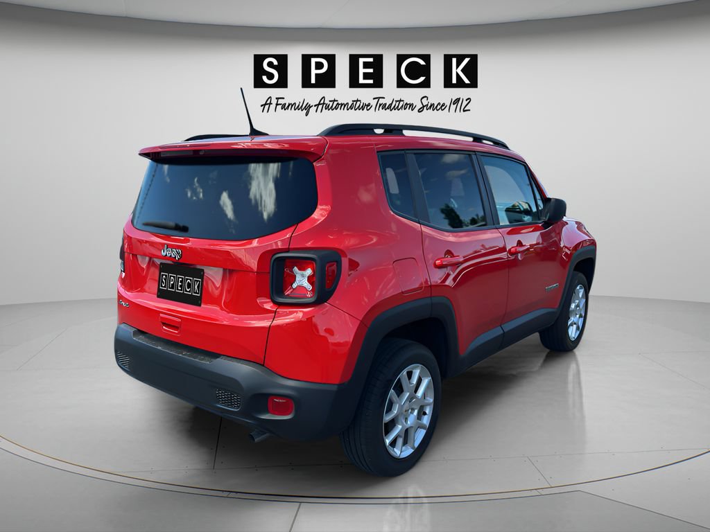 Used 2023 Jeep Renegade Latitude w/ Sun/Sound Group AWD/4WD image 5