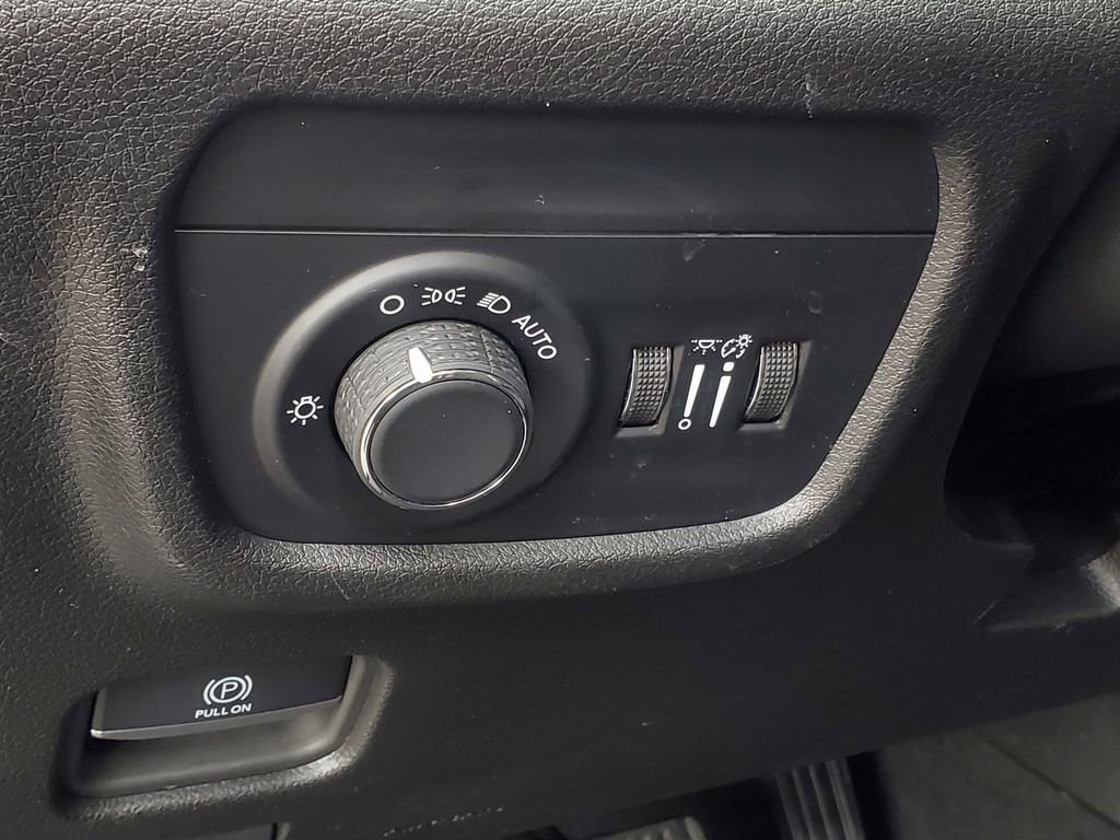 Used 2024 Jeep Grand Cherokee Altitude AWD/4WD image 17