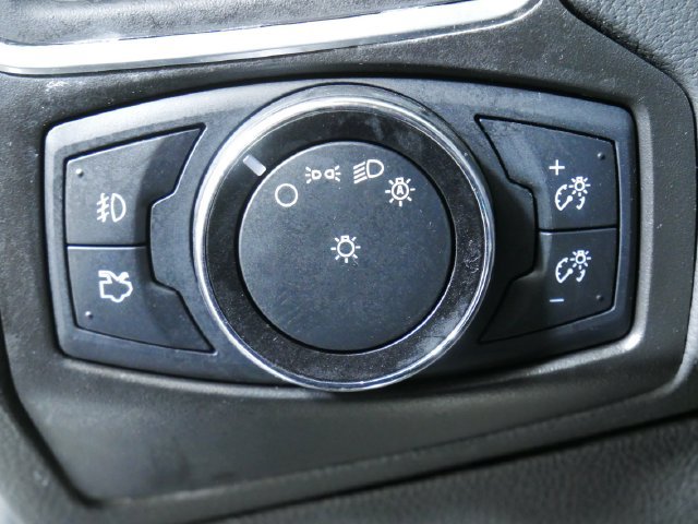 Used 2014 Ford Focus Titanium FWD image 25