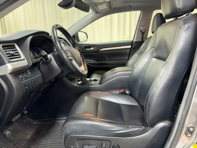 Used 2017 Toyota Highlander XLE AWD/4WD image 15