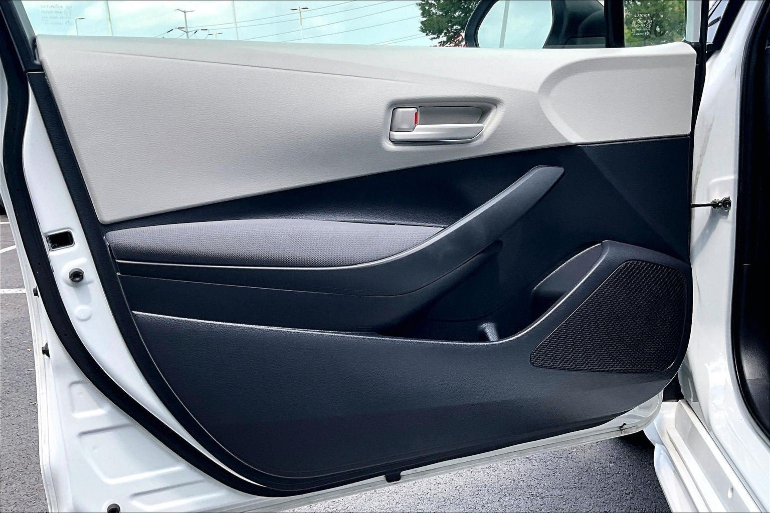 Used 2023 Toyota Corolla LE FWD image 21