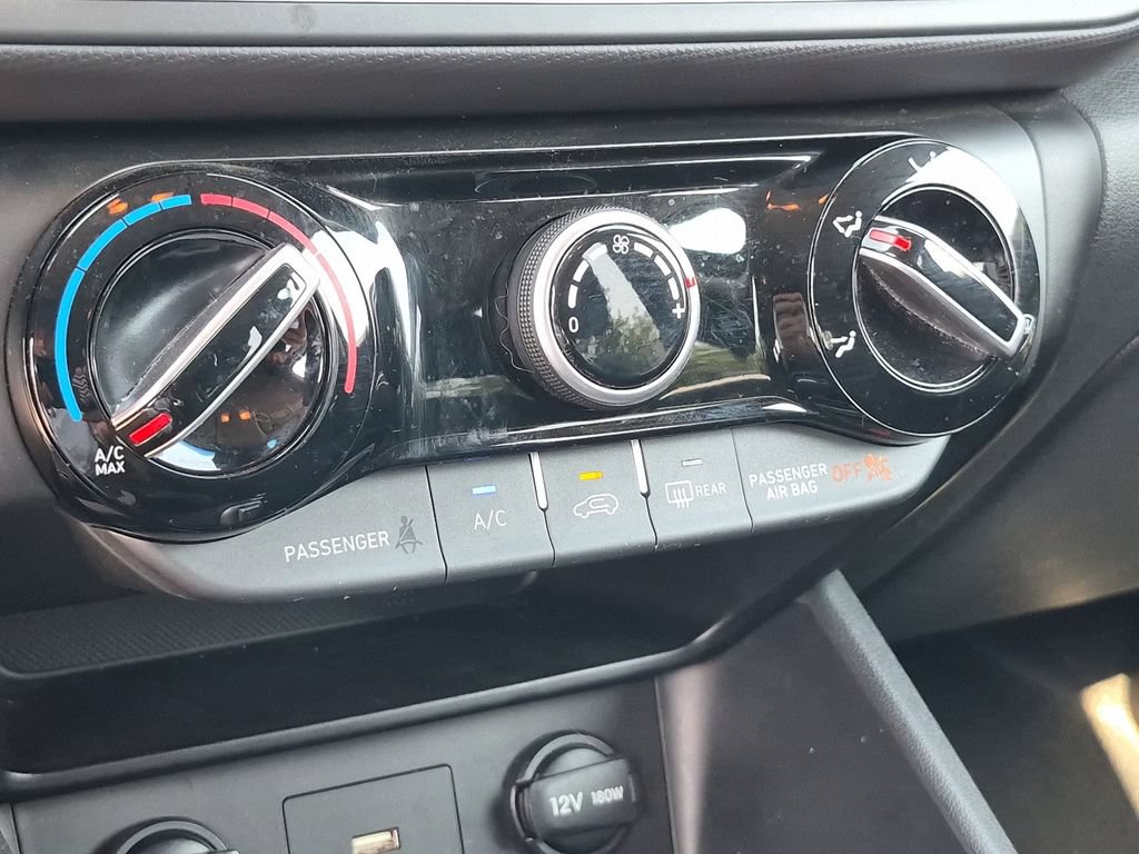 Certified 2022 Hyundai Kona SEL AWD/4WD image 22