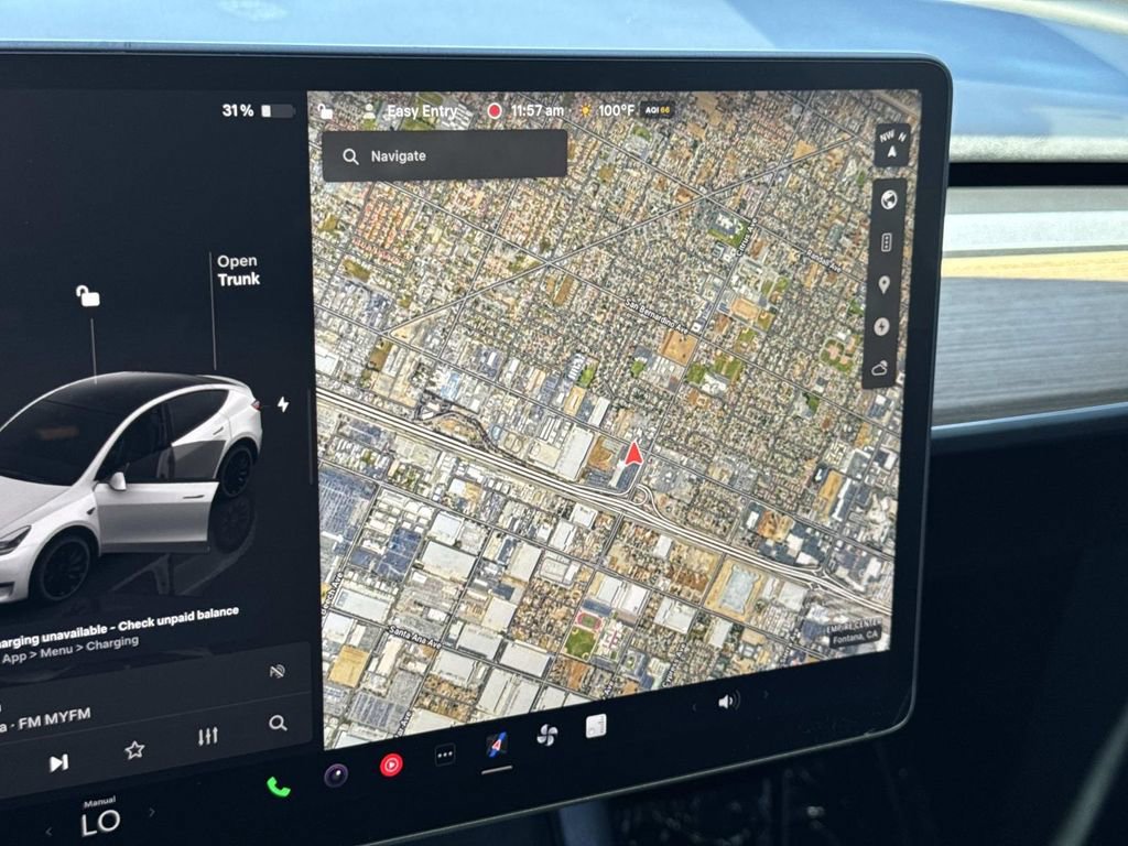 Used 2022 Tesla Model Y Long Range image 11