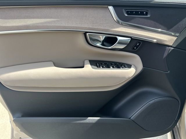 New 2026 Volvo XC90 B6 Plus image 13