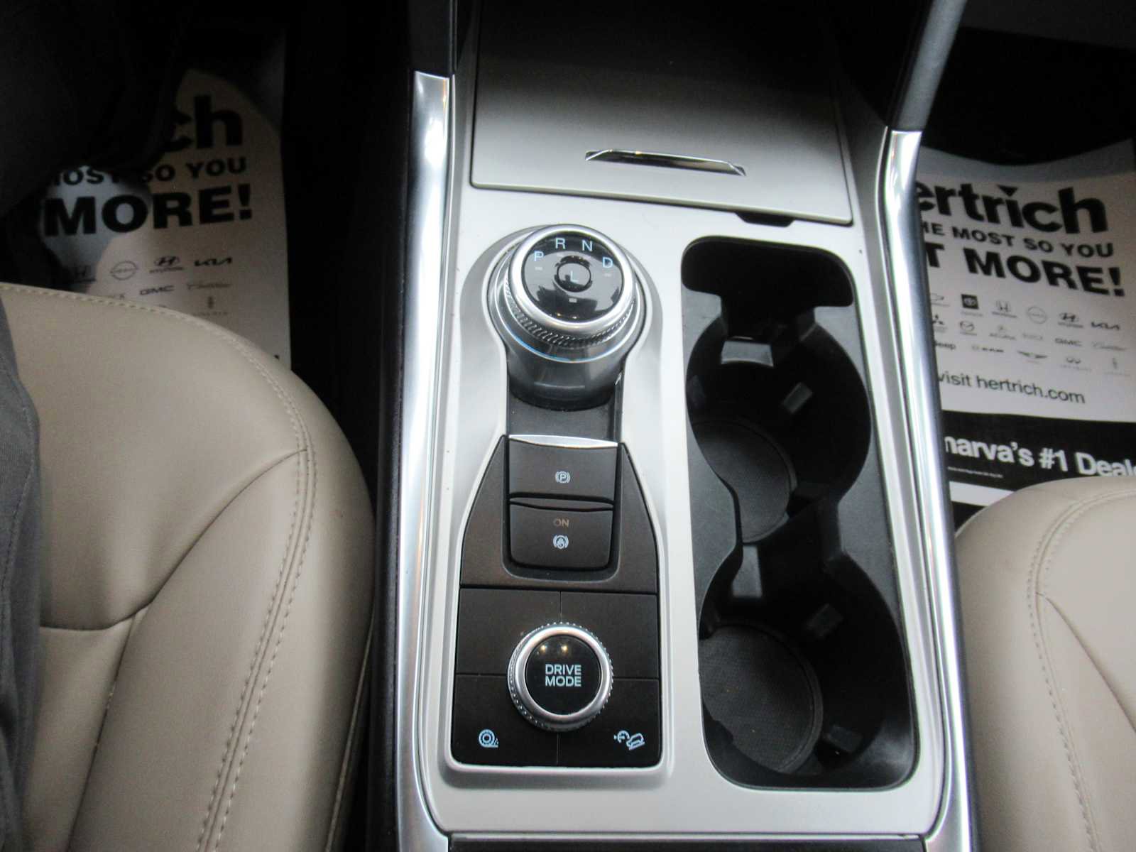 Used 2022 Ford Explorer XLT w/ Equipment Group 202A image 24