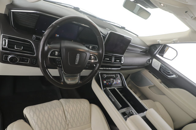 Used 2021 Lincoln Navigator Black Label w/ Special Edition Package AWD/4WD image 18
