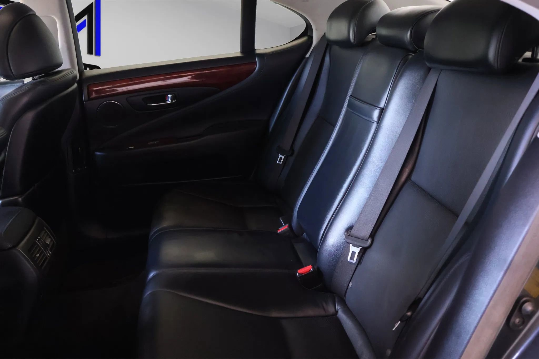 Used 2007 Lexus LS 460 RWD image 12