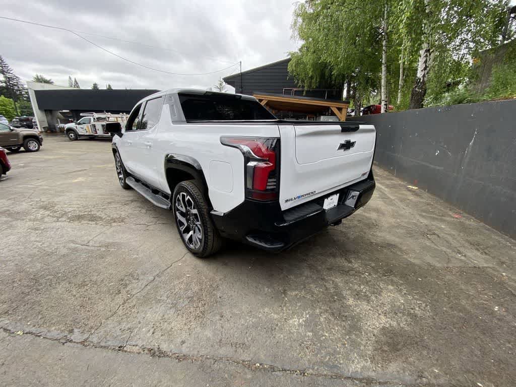 Used 2025 Chevrolet Silverado EV RST AWD/4WD image 4