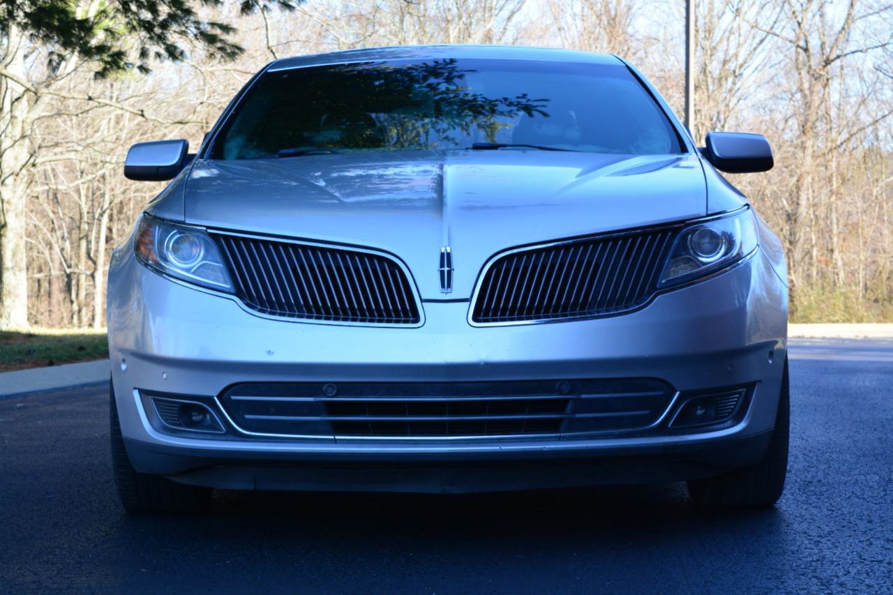 Used 2013 Lincoln MKS image 2