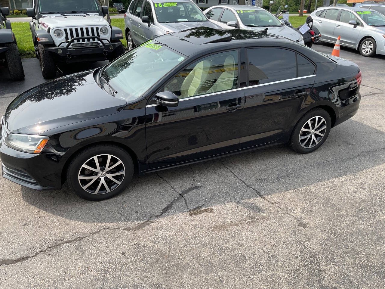 Used 2017 Volkswagen Jetta SE FWD image 6