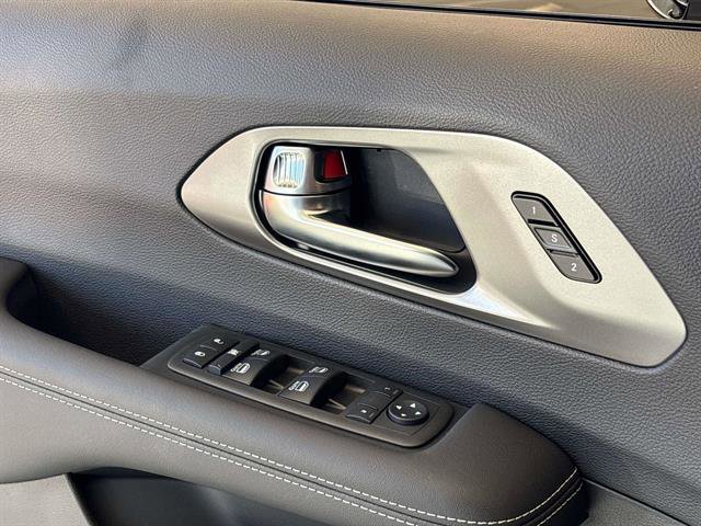 New 2026 Chrysler Pacifica Select image 12