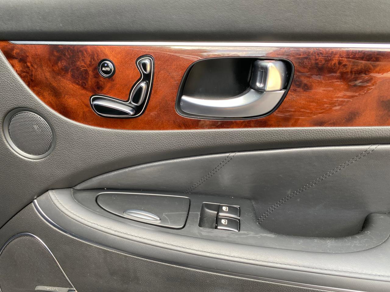 Used 2015 Hyundai Equus Signature image 42