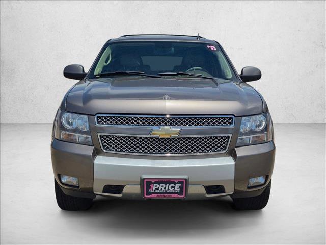 Used 2011 Chevrolet Tahoe LT w/ Luxury Package AWD/4WD image 2
