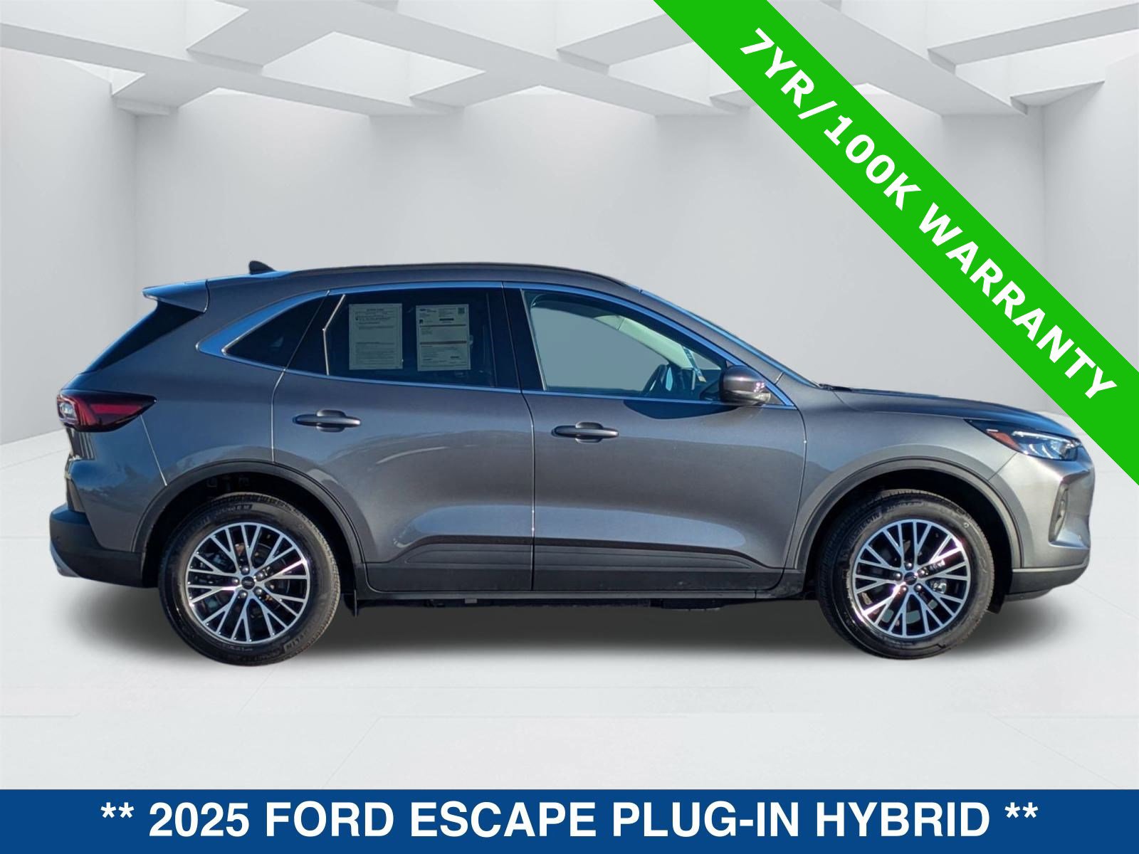 Certified 2025 Ford Escape PHEV image 3