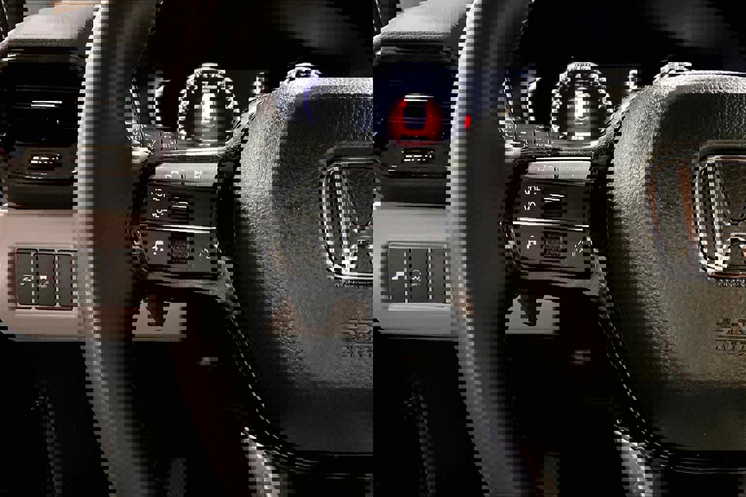 Used 2025 Honda Pilot EX-L image 24