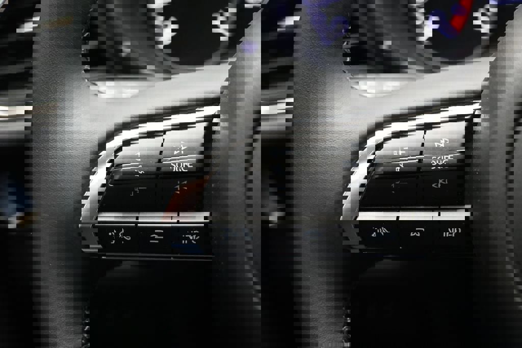 Used 2025 MAZDA CX-30 AWD 2.5 S w/ Premium Package image 18