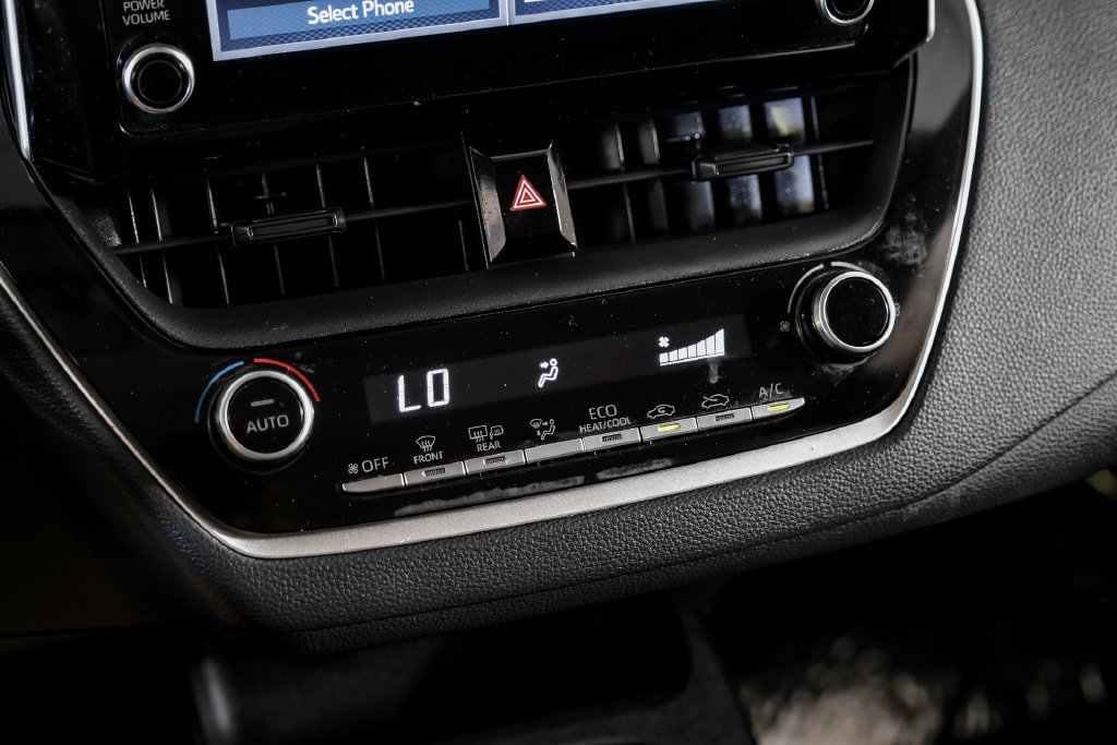 Used 2020 Toyota Corolla LE FWD image 24