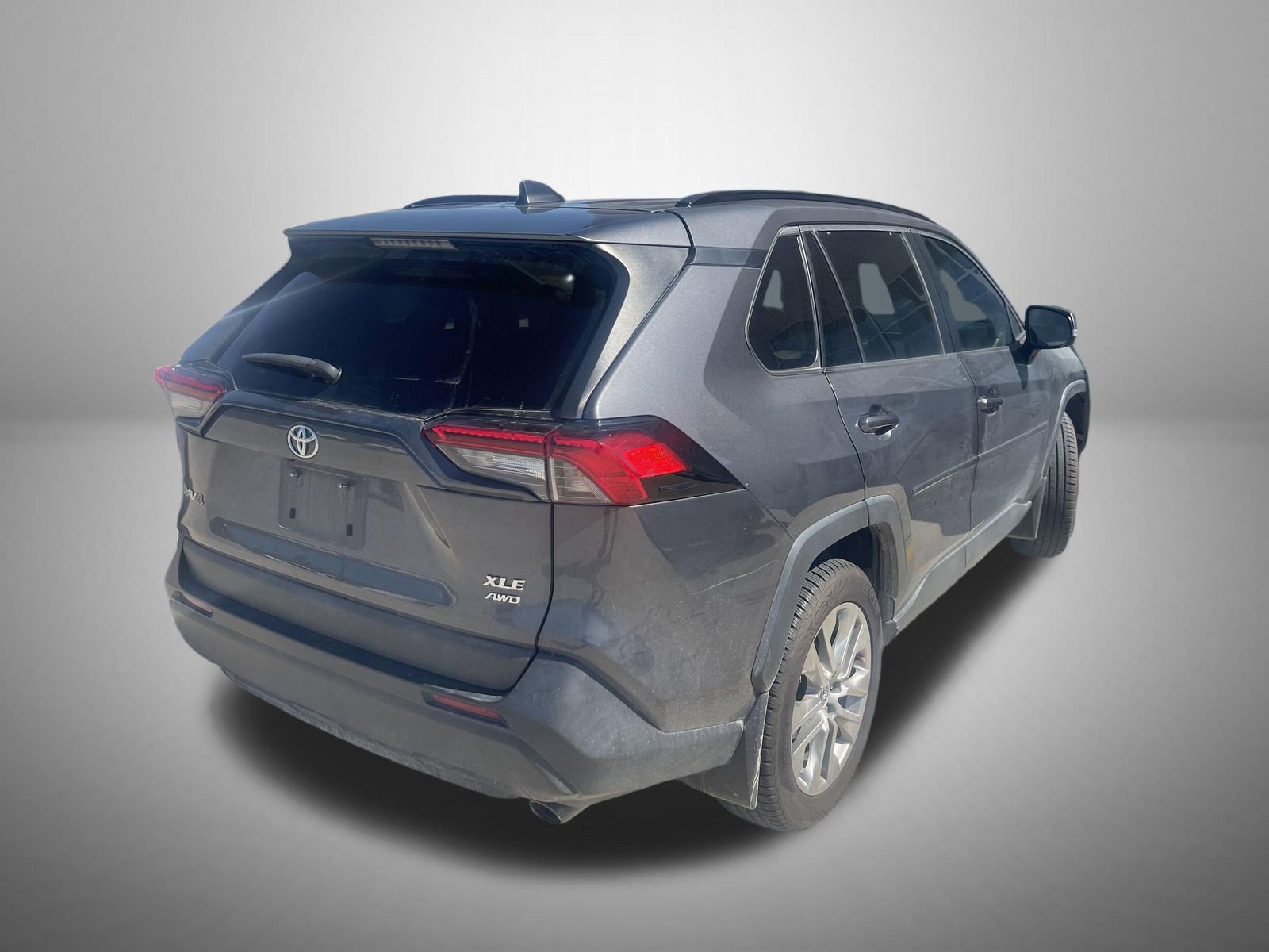 Used 2020 Toyota RAV4 XLE Premium w/ All Weather Liner Package AWD/4WD image 4