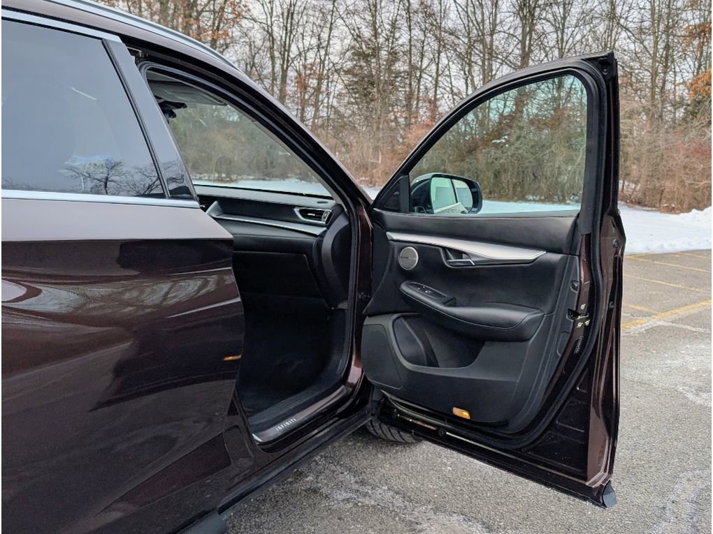 Used 2020 INFINITI QX50 Sensory w/ Climate Package image 11