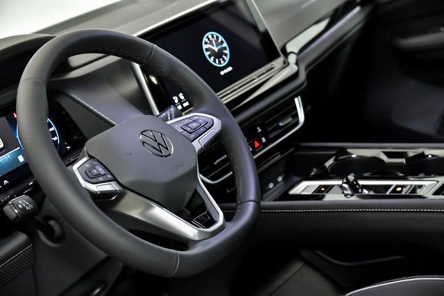 New 2026 Volkswagen Atlas Cross Sport SEL Premium R-Line AWD/4WD image 13