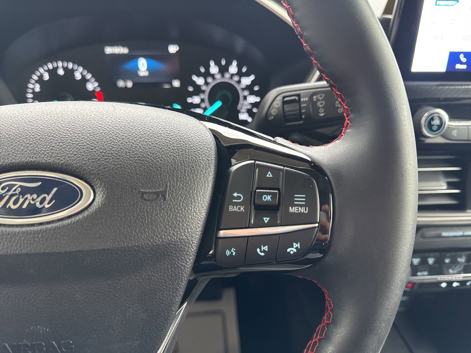 Certified 2022 Ford Escape SEL w/ SEL Stealth AWD Package image 29