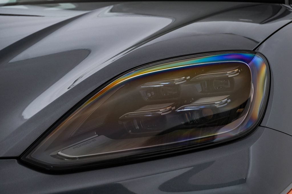 New 2026 Porsche Cayenne Coupe AWD/4WD image 7