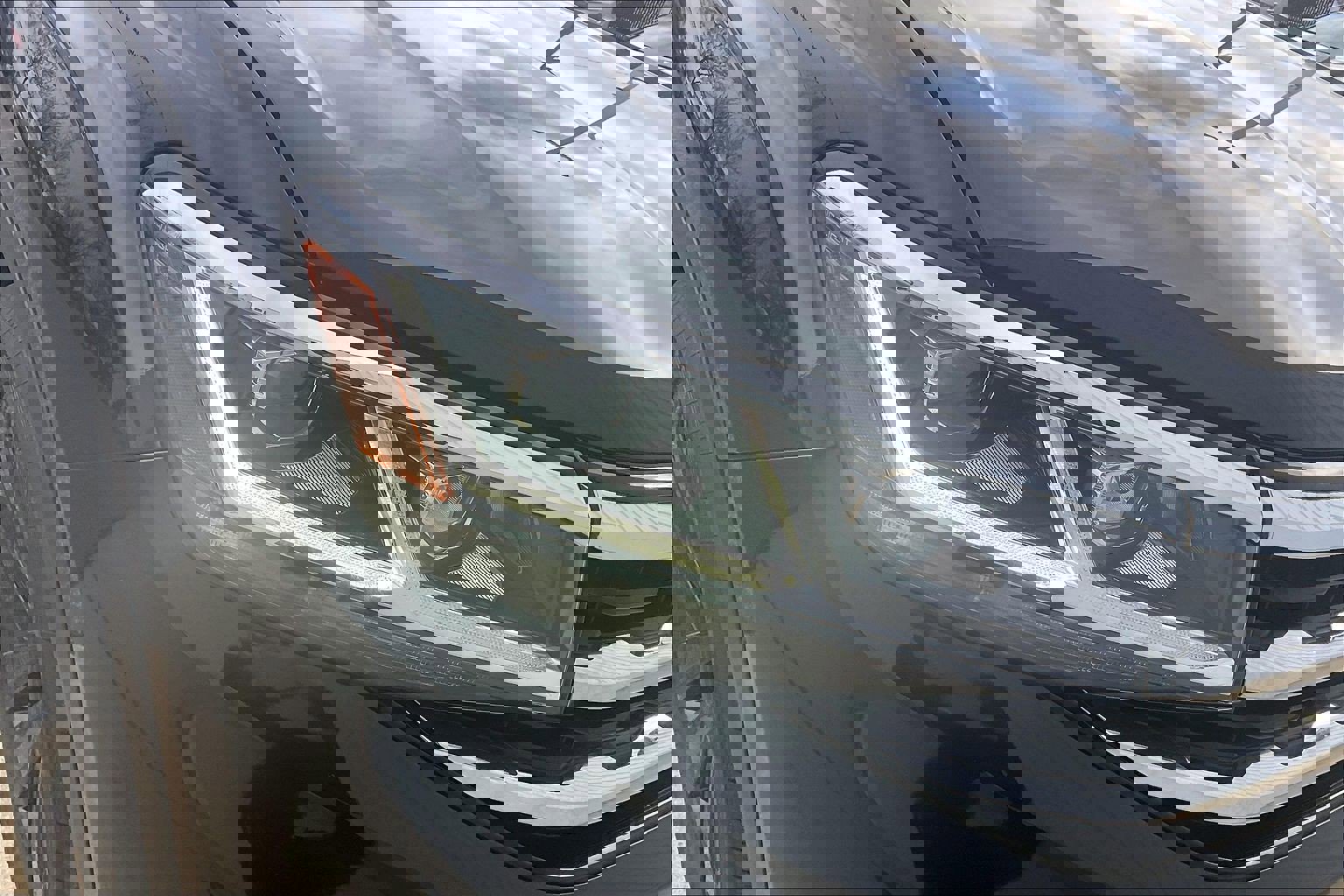 Used 2022 Volkswagen Atlas Cross Sport SE image 32