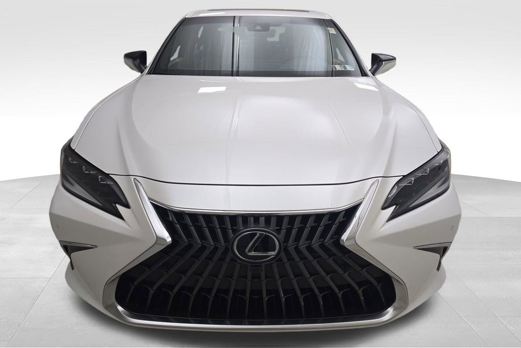 Used 2023 Lexus ES 300h Ultra Luxury image 3