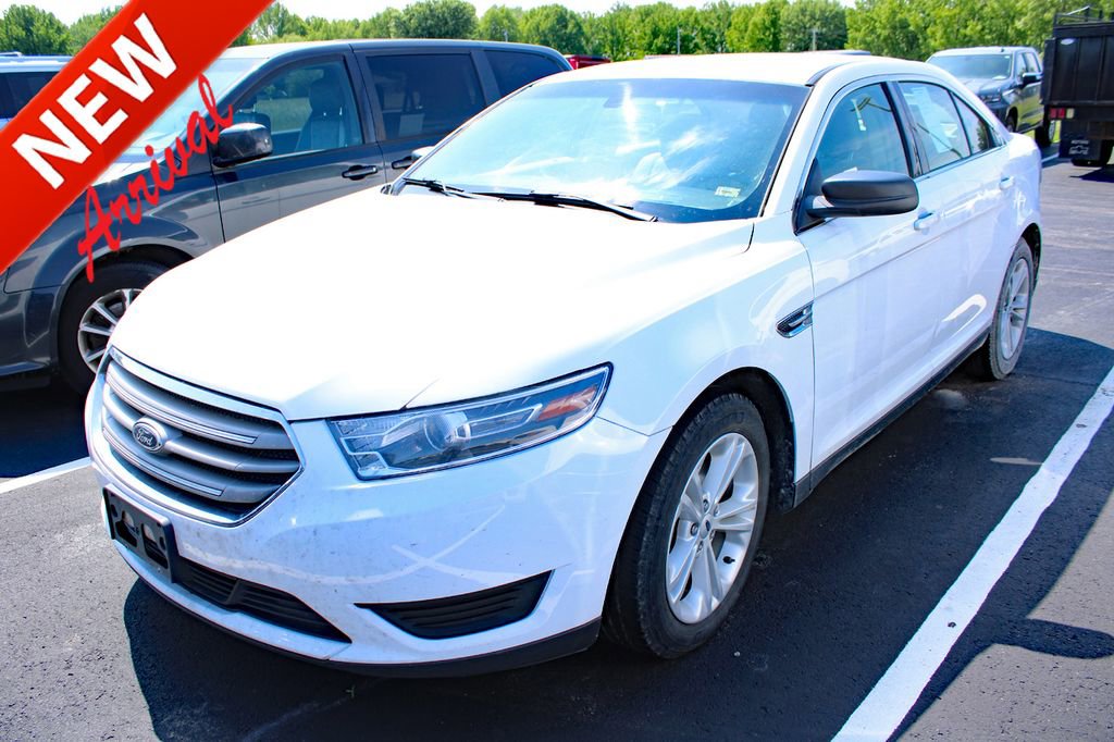 Used 2018 Ford Taurus SE FWD image 1
