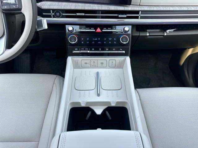New 2025 Hyundai Santa Fe Calligraphy image 15