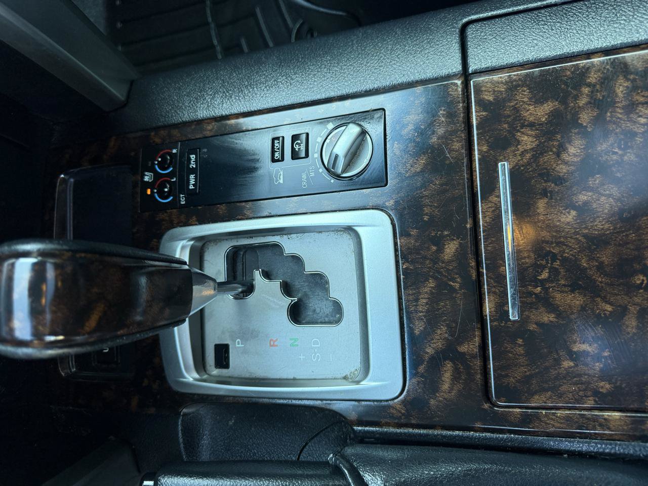 Used 2015 Toyota Land Cruiser AWD/4WD image 39