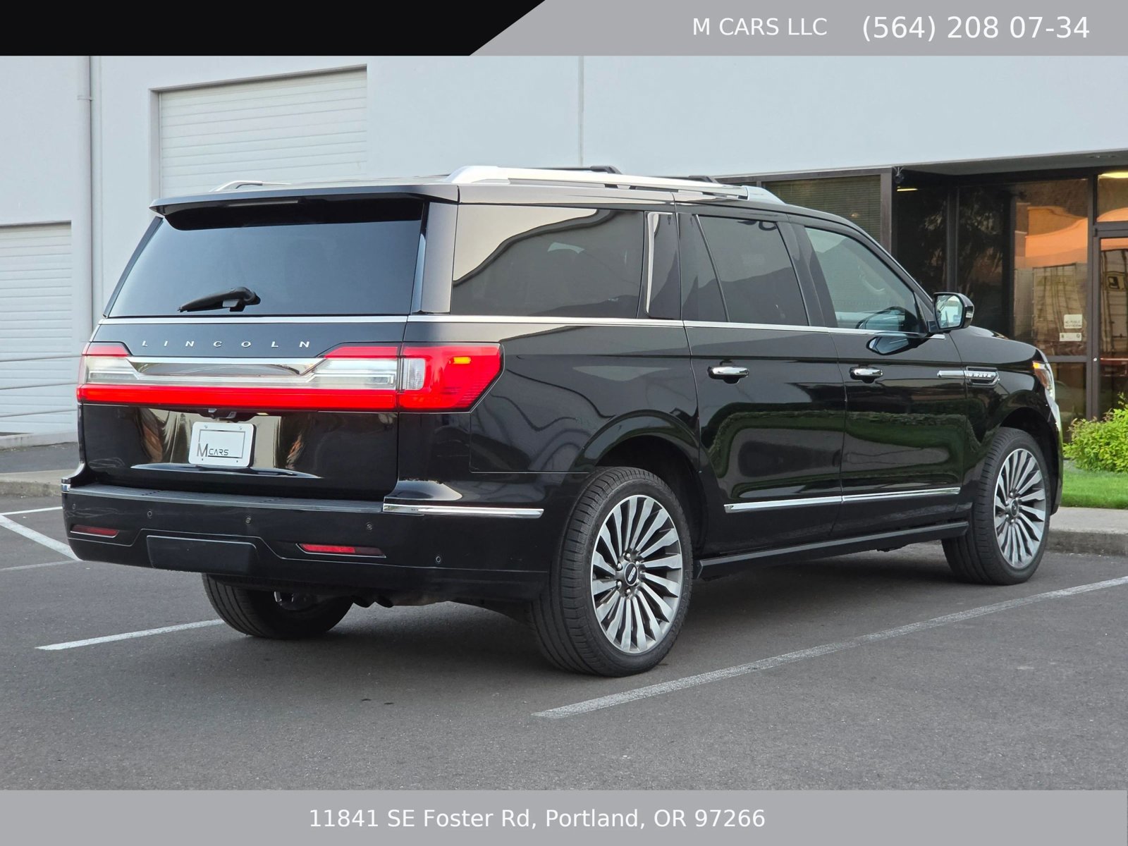 Used 2018 Lincoln Navigator L Reserve w/ Technology Package AWD/4WD image 6