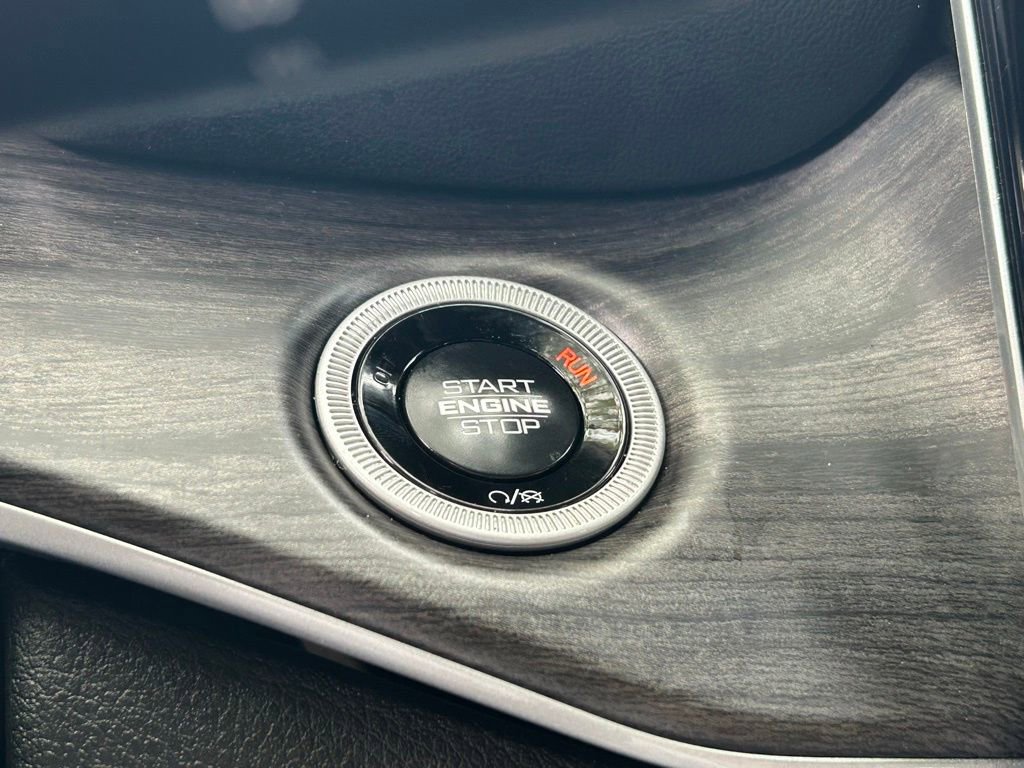 Certified 2024 Jeep Grand Cherokee Limited w/ Black Appearance Package image 52