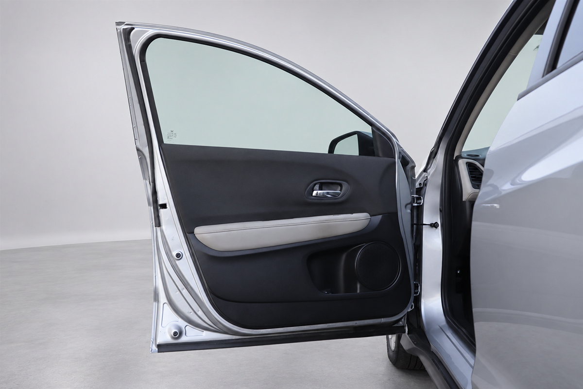 Used 2020 Honda HR-V LX image 23