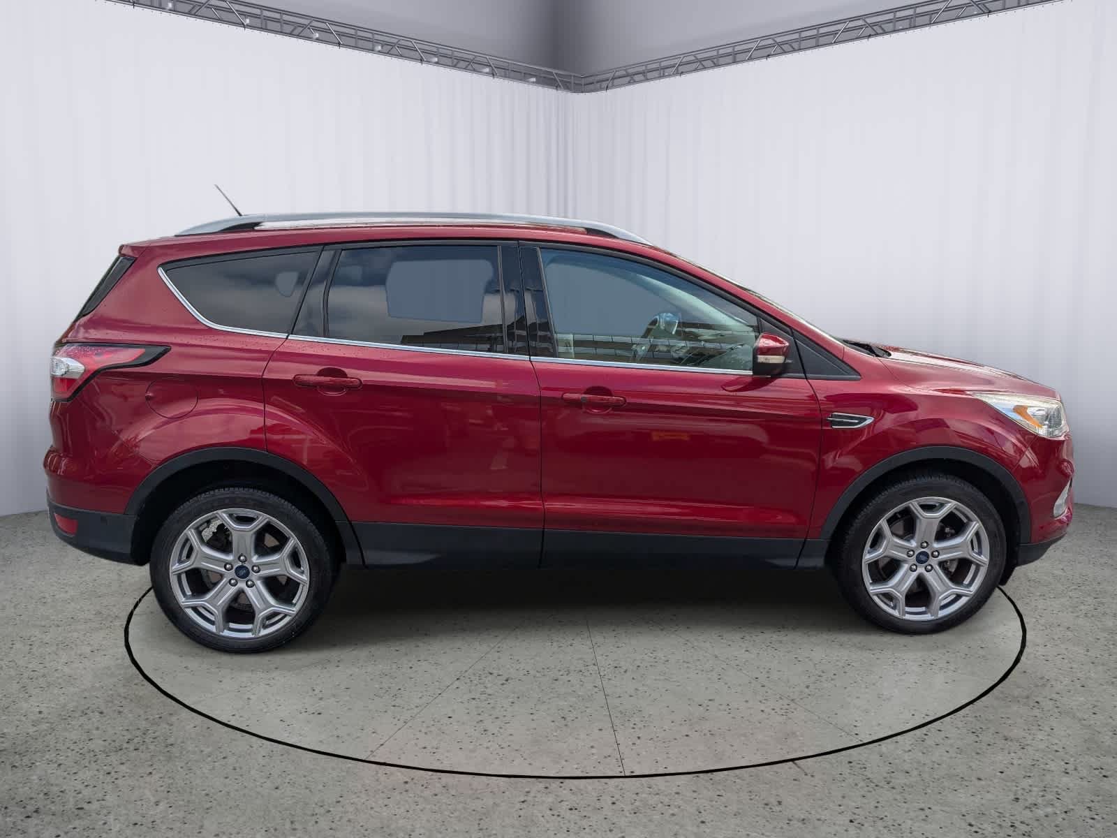 Used 2018 Ford Escape Titanium w/ Ford Safe & Smart Package AWD/4WD image 2