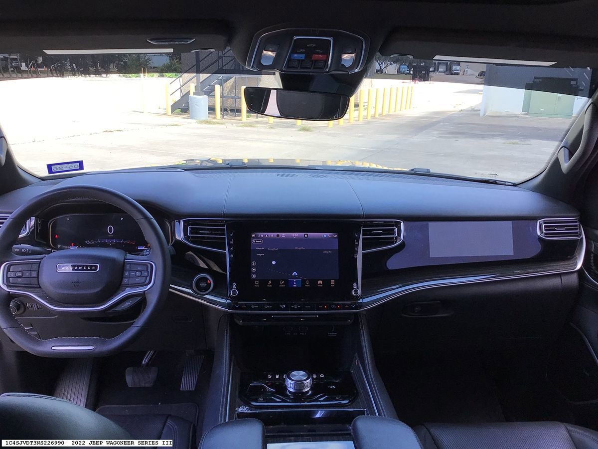 Used 2022 Jeep Wagoneer Series III w/ Premium Group I AWD/4WD image 12