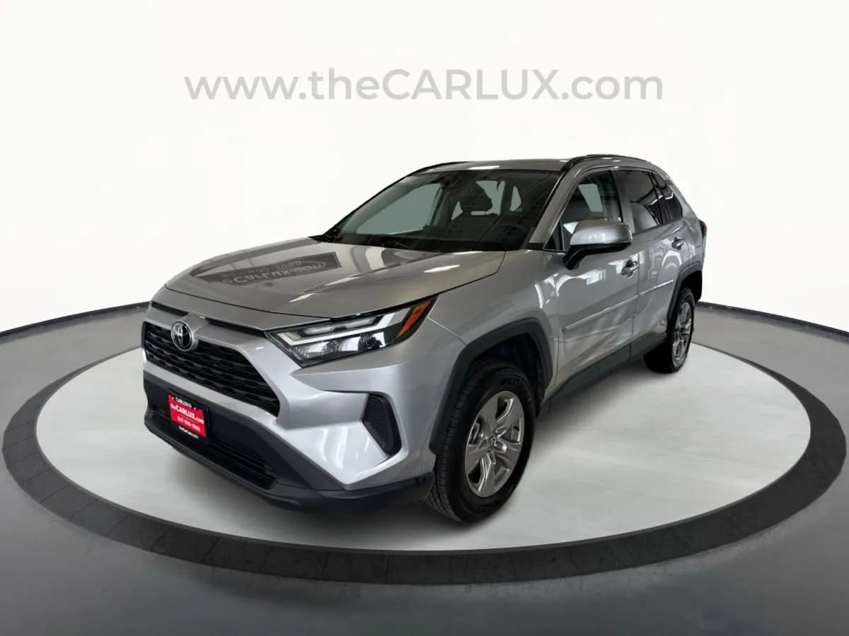 Used 2022 Toyota RAV4 XLE image 3