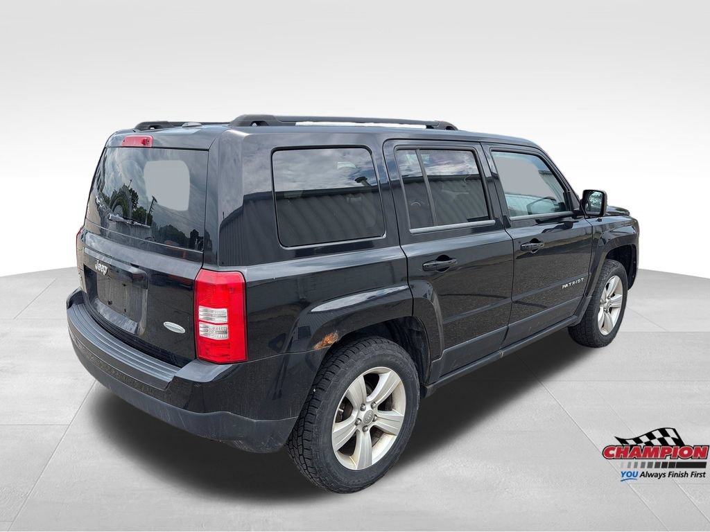 Used 2012 Jeep Patriot Latitude w/ Sun/Sound Group AWD/4WD image 4