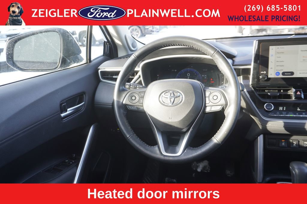 Used 2023 Toyota Corolla Cross XLE w/ Convenience Package image 10