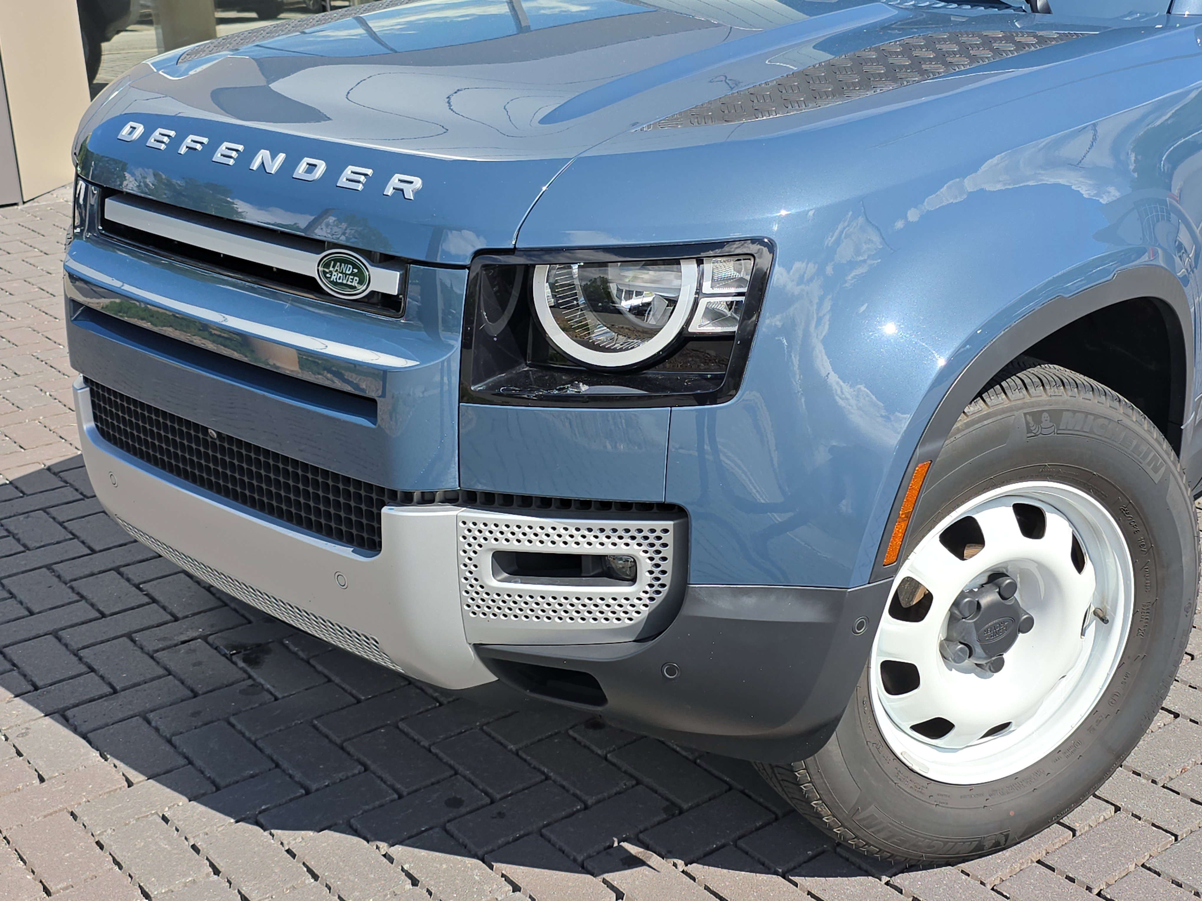 Certified 2023 Land Rover Defender 110 S AWD/4WD image 10