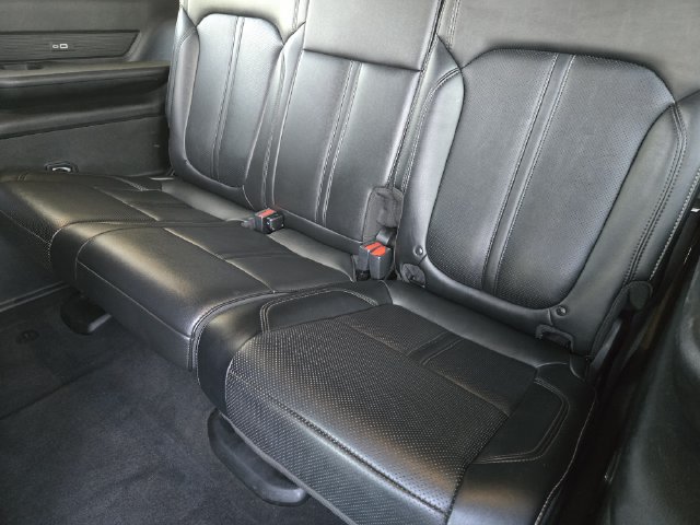 Certified 2024 Jeep Wagoneer Series II w/ Flexible Seating Group AWD/4WD image 31