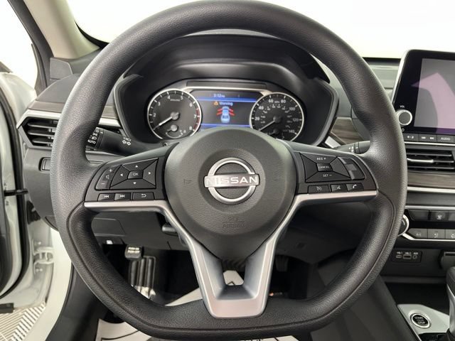 Used 2025 Nissan Altima 2.5 SV FWD image 22