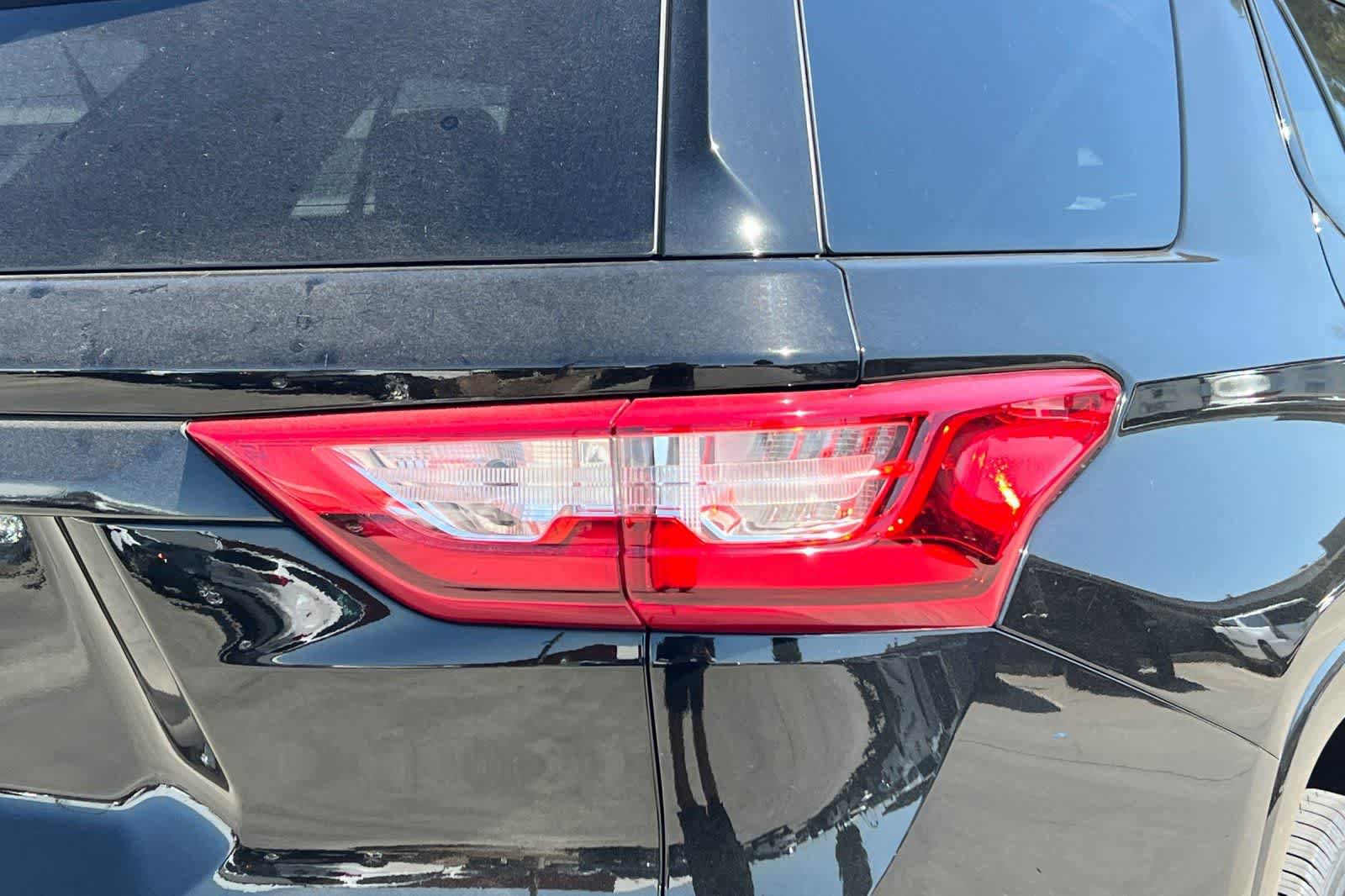 Used 2018 Chevrolet Traverse High Country AWD/4WD image 13