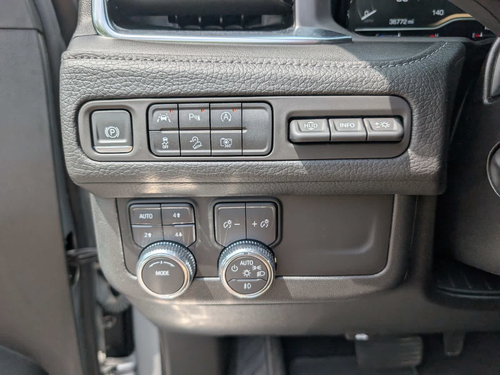 Certified 2024 GMC Yukon XL Denali AWD/4WD image 24