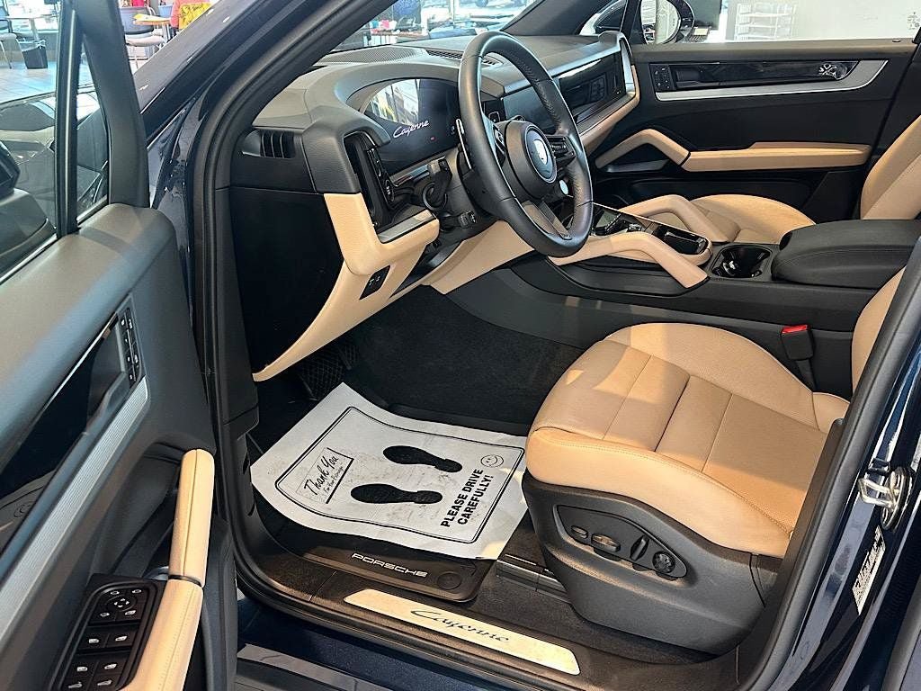 Used 2026 Porsche Cayenne AWD/4WD image 8
