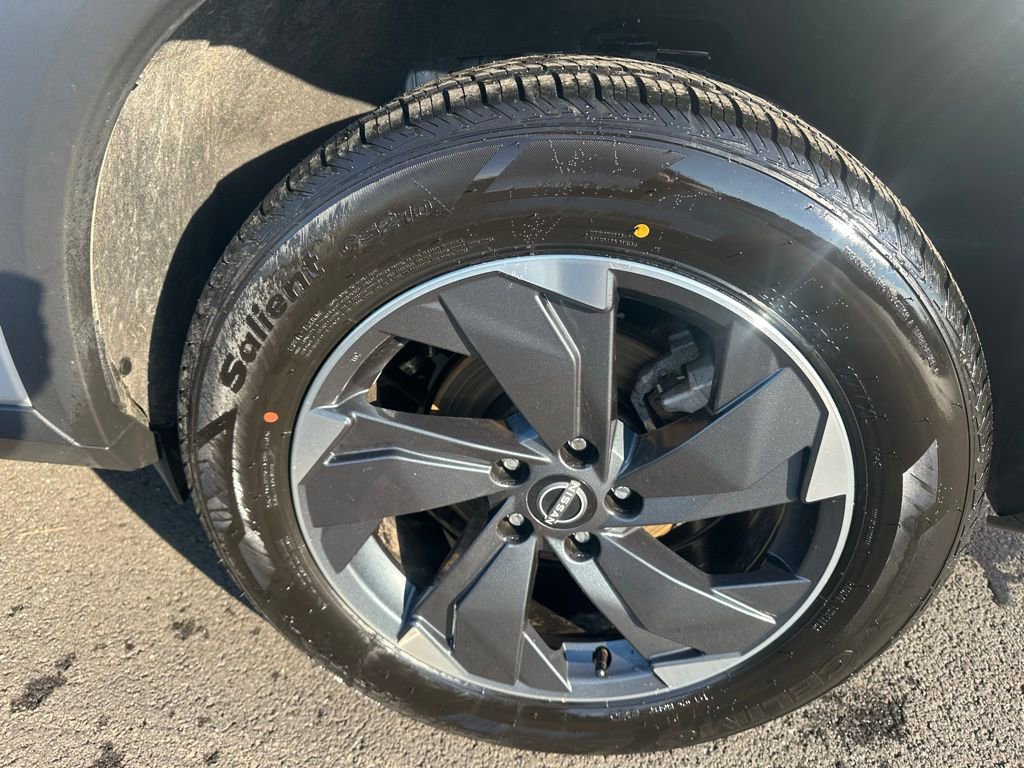 Used 2024 Nissan Rogue SV image 21