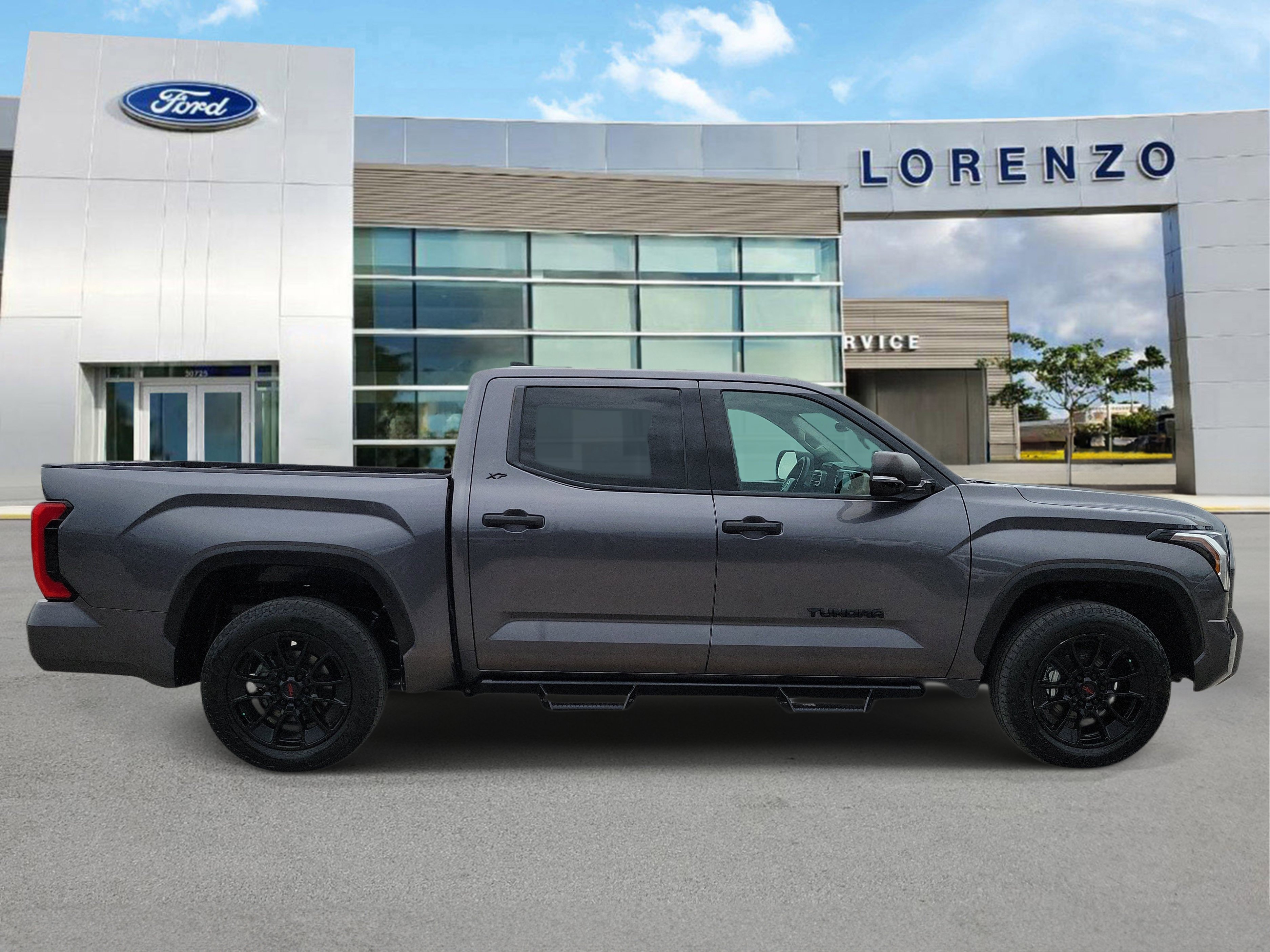 Used 2023 Toyota Tundra SR5 w/ SR5 Convenience Package RWD image 4