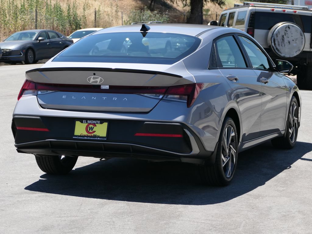 Certified 2025 Hyundai Elantra Sport FWD image 2