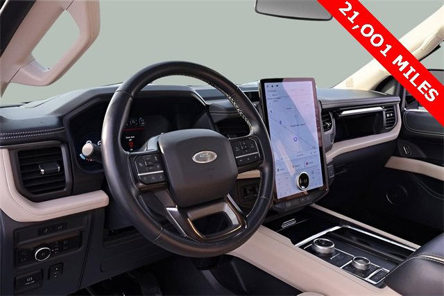 Used 2023 Ford Expedition Platinum image 11