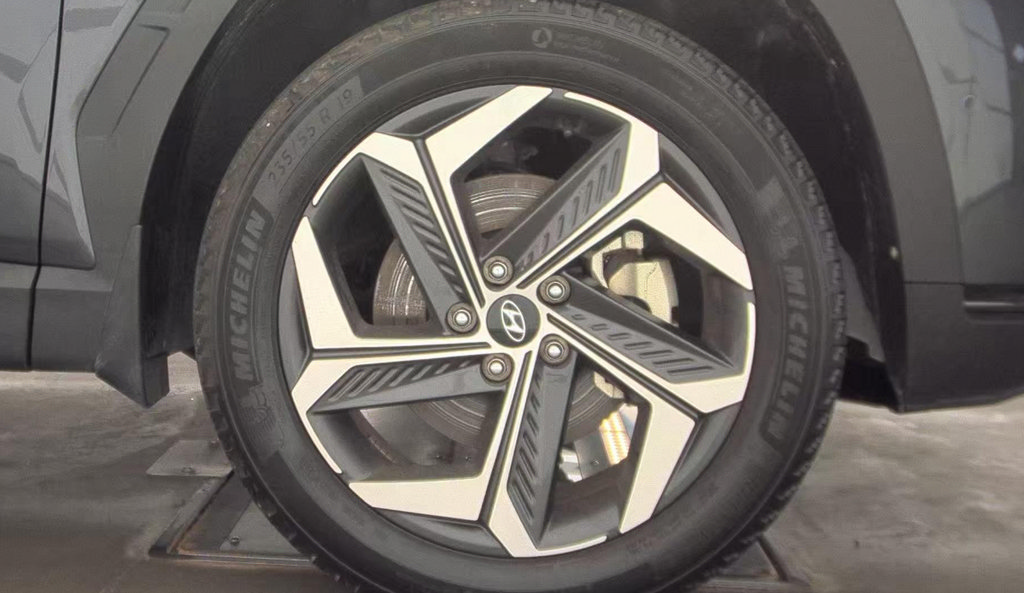 Used 2023 Hyundai Tucson Limited AWD/4WD image 9